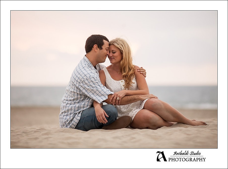 033-coronado beach engagement photo