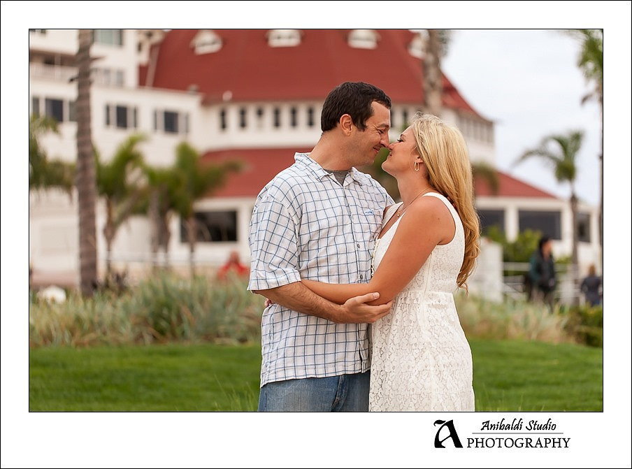 004-coronado beach engagement photo