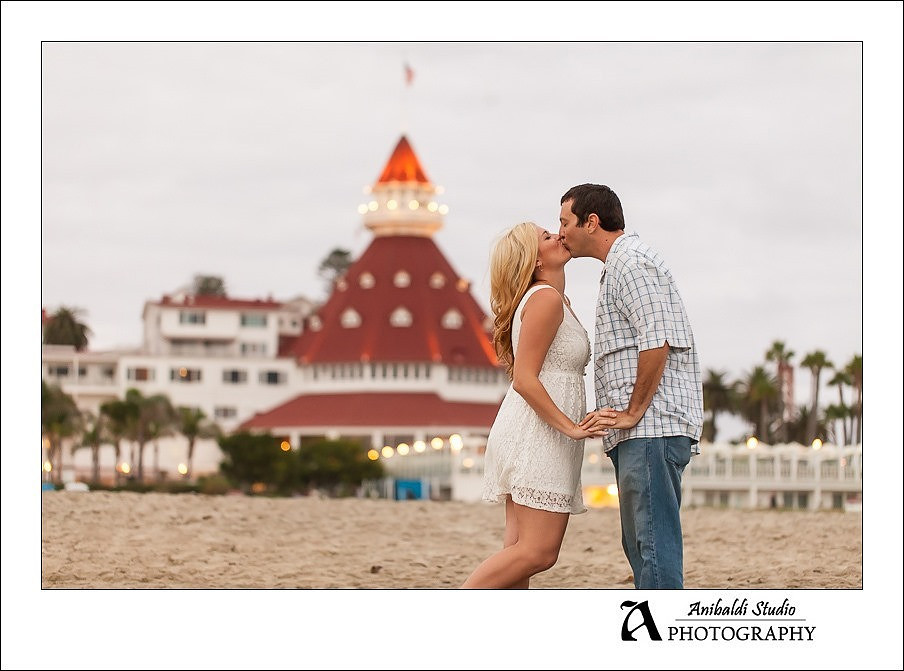 046-coronado beach engagement photo