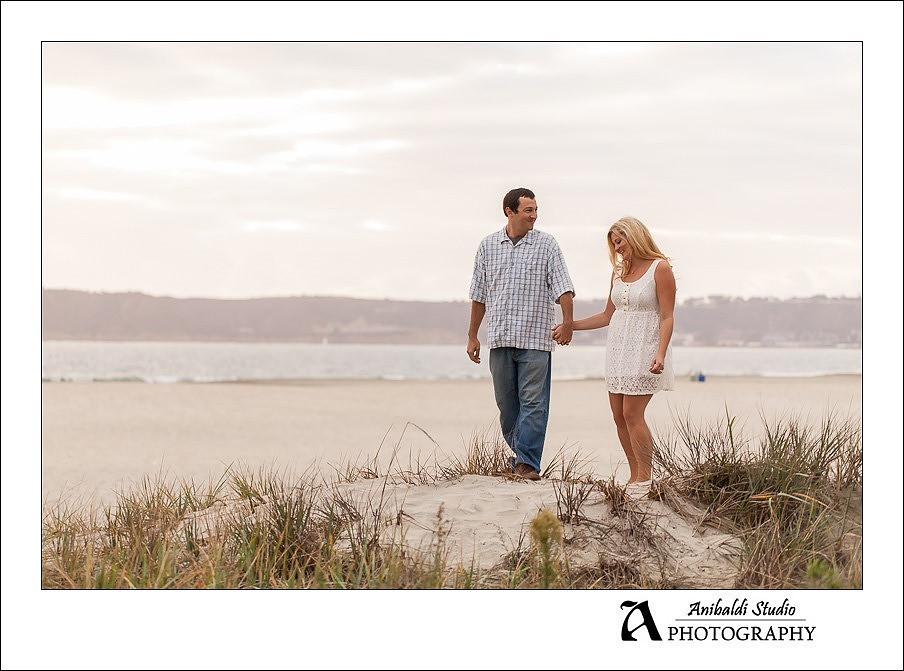022-coronado beach engagement photo