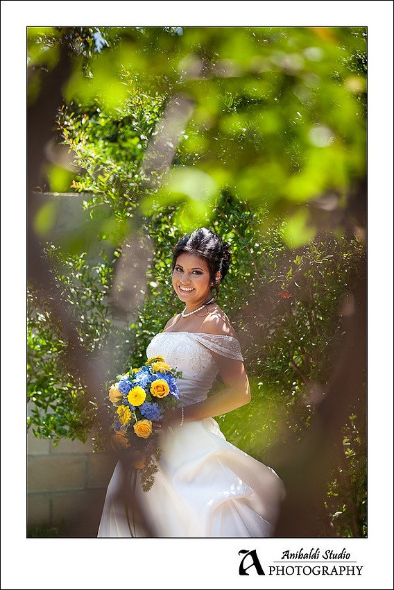 san diego bride with flowers